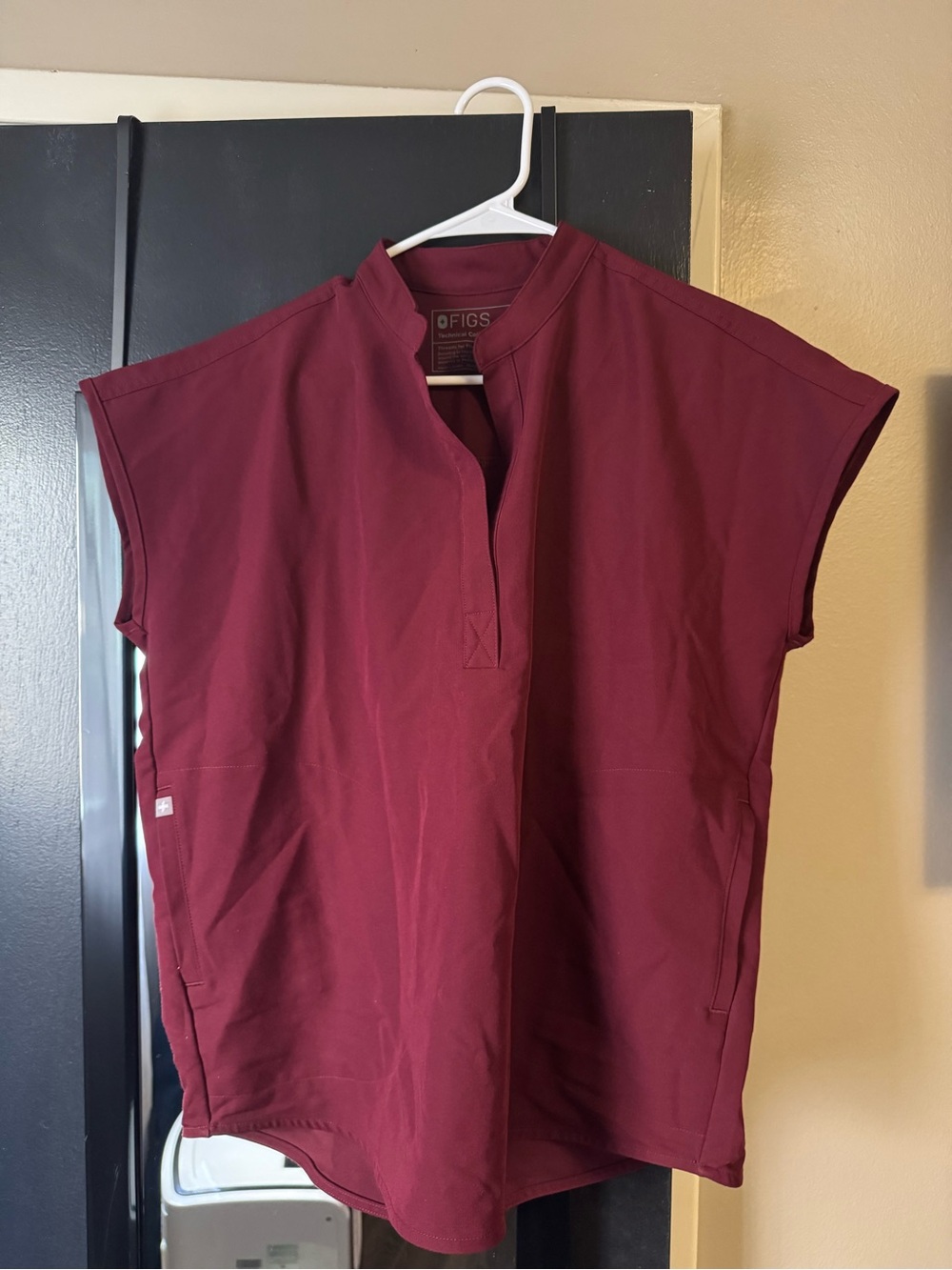 FIGS Rafaela Oversized Scrub Top Small Burgundy